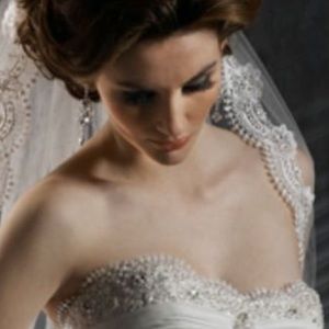 Maggie Sottero matching boutique VEIL to Odessa Wedding gown.